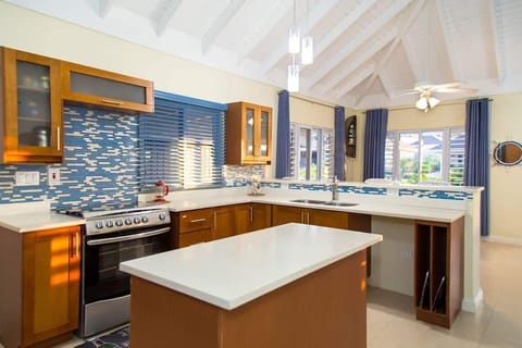 Superior Villa, Pool Access, Garden Area | Private kitchen | Full-size fridge, microwave, oven, stovetop