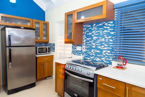 Superior Villa, Pool Access, Garden Area | Private kitchen | Full-size fridge, microwave, oven, stovetop