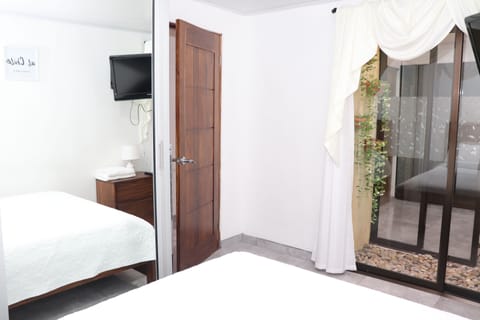 Apartment | Premium bedding, down comforters, pillowtop beds, minibar