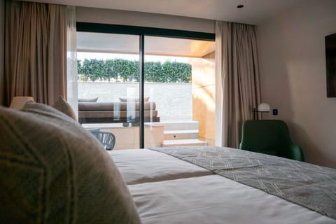 Deluxe Double Room | Minibar, in-room safe, soundproofing, free WiFi