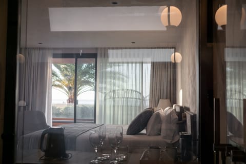 Deluxe Double Room, Sea View | Minibar, in-room safe, soundproofing, free WiFi