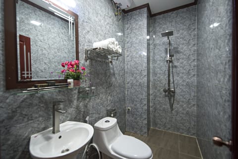 Superior Double Room | Bathroom