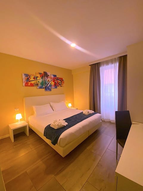 Deluxe Double Room | Egyptian cotton sheets, premium bedding, pillowtop beds, in-room safe