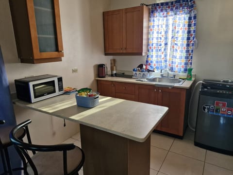 House | Private kitchen | Fridge, microwave, stovetop, electric kettle