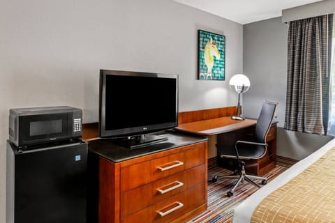 In-room safe, desk, laptop workspace, blackout drapes