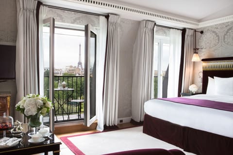 Junior Suite (Eiffel) | Premium bedding, down comforters, free minibar items, in-room safe