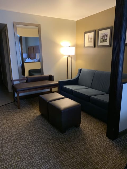 Suite, 1 King Bed, Non Smoking | In-room safe, desk, soundproofing, iron/ironing board