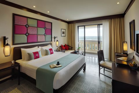 Deluxe Room, 1 Queen Bed, Balcony (Ocean/Riverside View) | Minibar, in-room safe, desk, laptop workspace