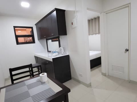 Suite, 1 Bedroom | Egyptian cotton sheets, premium bedding, free WiFi, bed sheets