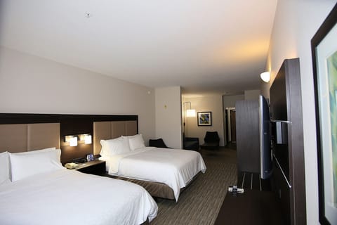 Suite, Multiple Beds | Desk, blackout drapes, iron/ironing board, rollaway beds
