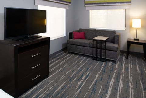 Standard Room, Non Smoking | Hypo-allergenic bedding, in-room safe, desk, laptop workspace