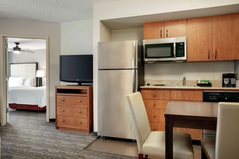 Suite, 1 Bedroom | 1 bedroom, premium bedding, desk, iron/ironing board