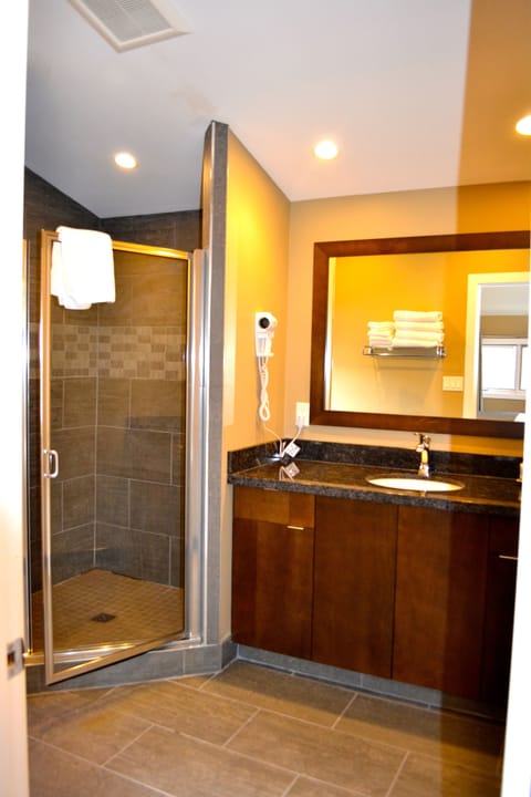 Standard Quadruple Room, Ensuite (Room 1) | Bathroom