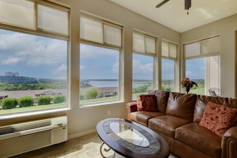 Enjoy the beautiful view in every season!