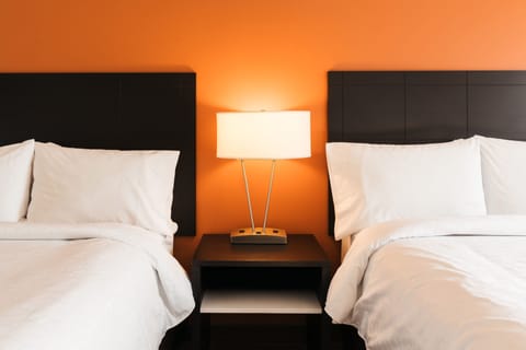 Premium bedding, in-room safe, desk, laptop workspace