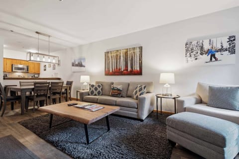 kiva234-2551_53952739045_o