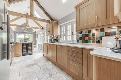 Keeley Cottage Kitchen - StayCotswold