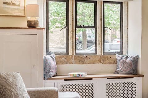 Keeley Cottage Living Room - StayCotswold
