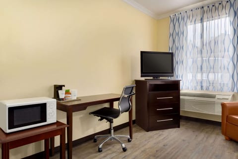 Room, 1 King Bed, Non Smoking | Desk, iron/ironing board, rollaway beds, WiFi