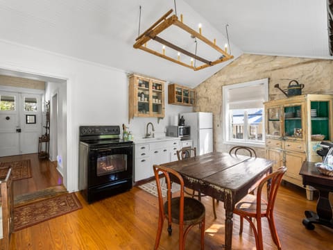 Comfort House, Multiple Beds | Private kitchen | Coffee/tea maker