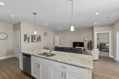 Standard Condo | Private kitchen | Fridge, microwave, oven, stovetop