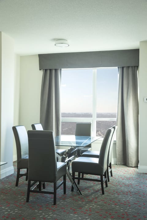 Luxury Suite, 2 Bedrooms, City View | In-room dining