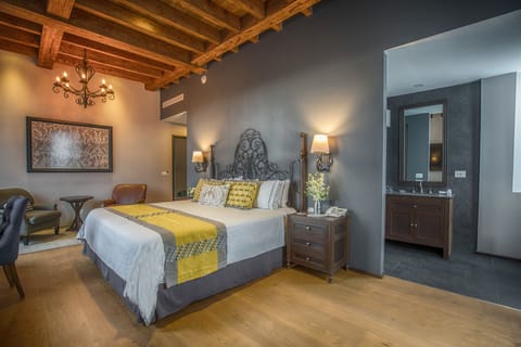 Junior Suite, 1 King Bed, City View | Premium bedding, down comforters, in-room safe, desk