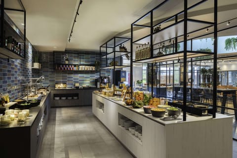 Daily buffet breakfast for a fee