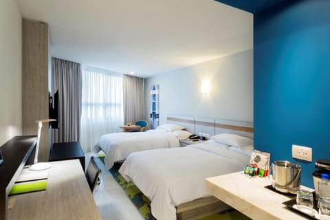 Standard Room, 2 Queen Beds, Non Smoking, Beach View | Premium bedding, down comforters, pillowtop beds, in-room safe