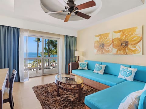 Premium Suite, Oceanfront (Level) | Pillowtop beds, minibar, in-room safe, desk