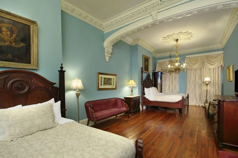 Grand Suite | Premium bedding, down comforters, pillowtop beds, in-room safe
