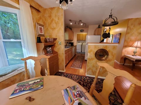 Dining area into kitchen