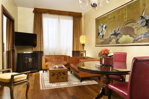 Classic Suite | Living room | LCD TV, pay movies