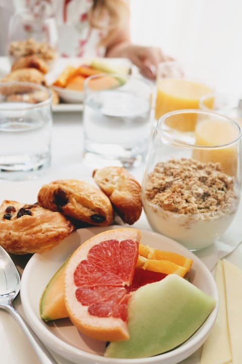 Daily continental breakfast (CAD 29.50 per person)