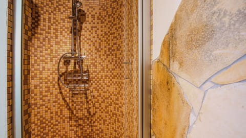 Double Room, 1 Queen Bed, Non Smoking (Life) | Bathroom | Hair dryer, bathrobes, slippers, towels