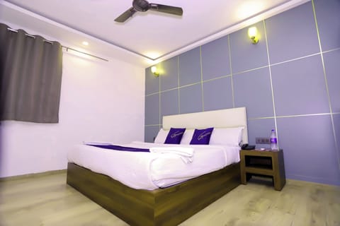 Premium Room | Free WiFi, bed sheets