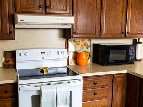 Take advantage of the full kitchen and make your favorite meal!