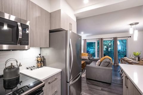 Alpine Escape | Private kitchen | Full-size fridge, microwave, oven, stovetop