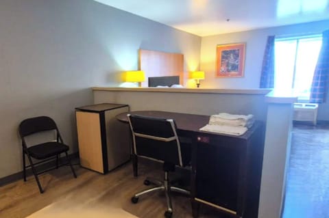 Room, 1 King Bed, Non Smoking, Kitchenette | Desk, iron/ironing board, free WiFi, alarm clocks