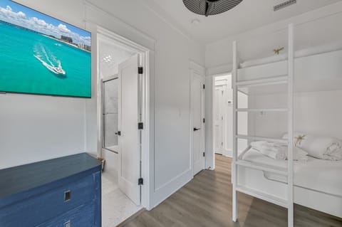 Latitude Adjustment - Seacrest Beach - Second Floor - Bunk Room - Private Bathroom