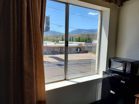 Business Suite, 2 Queen Beds, Mountain View | Water view