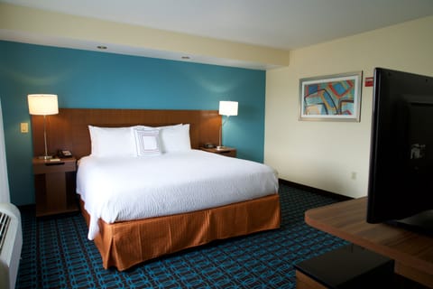 Executive Suite, 1 Bedroom | In-room safe, desk, blackout drapes, iron/ironing board