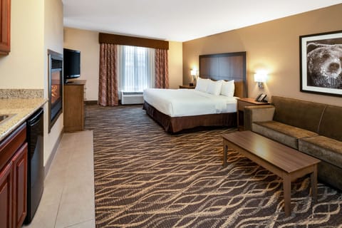 Suite, 1 King Bed, Non Smoking, Fireplace | Premium bedding, pillowtop beds, in-room safe, desk