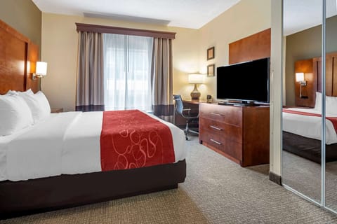 Suite, 1 King Bed, Accessible, Non Smoking | Pillowtop beds, desk, blackout drapes, iron/ironing board