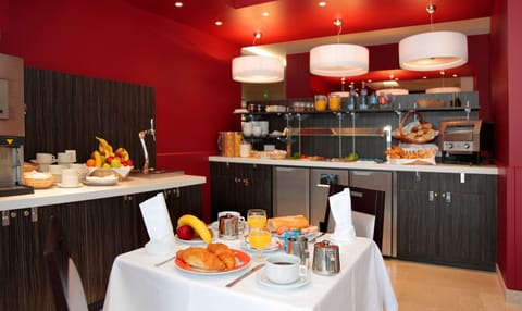 Daily buffet breakfast (EUR 17.5 per person)