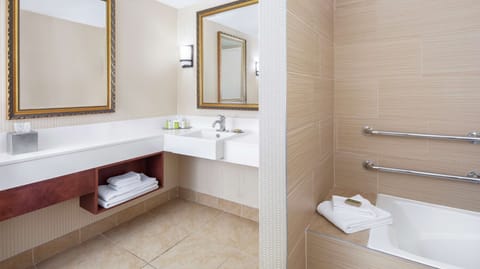 Presidential Suite, 1 King Bed, Non Smoking | Bathroom | Free toiletries, hair dryer, towels, soap