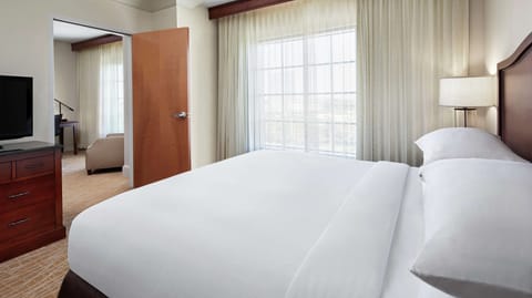 Suite, 1 King Bed, Non Smoking | Premium bedding, in-room safe, desk, laptop workspace