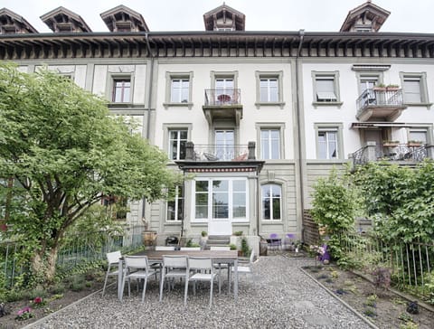 Individually decorated, individually furnished, desk, free WiFi