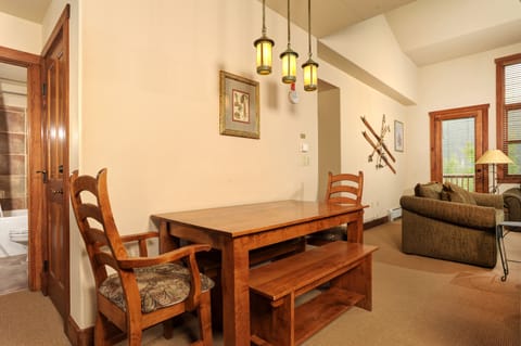 Townhome, 3 Bedrooms | Living area | 32-inch flat-screen TV with cable channels, TV