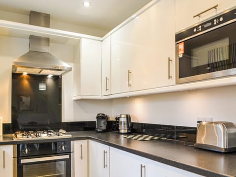 Kitchen area | Wolf’s Den, Filey